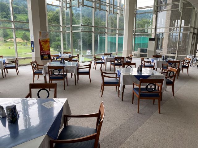 <#デザートも揃ったバイキングとソフトクリームマシーン#>