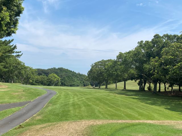 <#広大な敷地に展開する戦略性と変化に富んだ東西36ホール#>